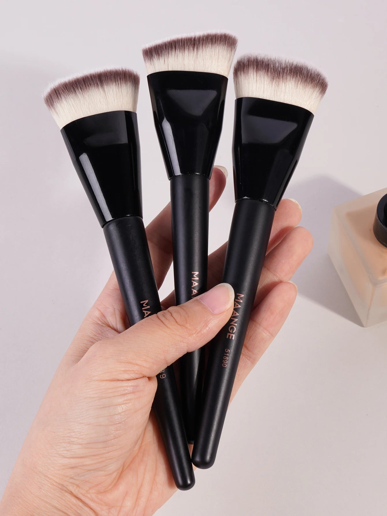 MAANGE 3pcs Makeup Brush Set Angle Round Flat Head Foundation Brush Soft Bristle With Box Skin-friendly Makeup Tool for Beauty
